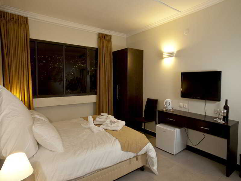 Market Hotel Хайфа Экстерьер фото